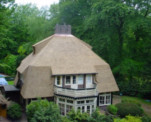 vernieuwen rieten dak Villa