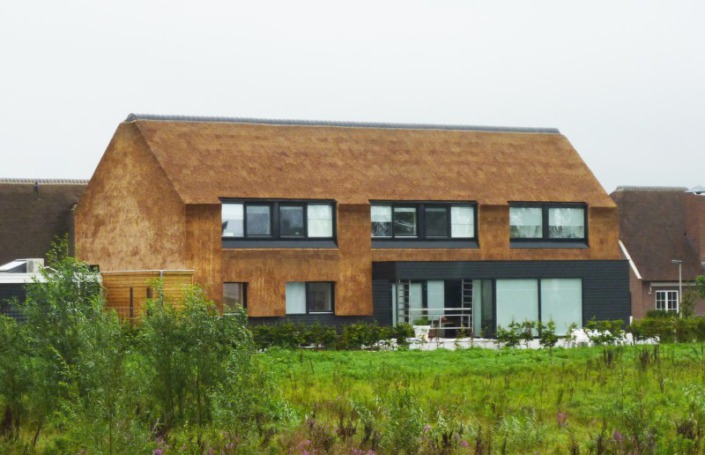dak en gevel bekleding met riet
