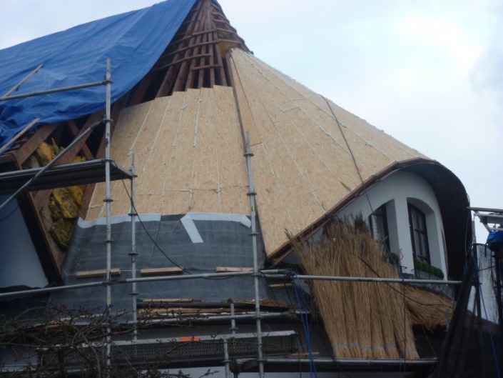 timmer werkzaamheden nieuw rieten dak