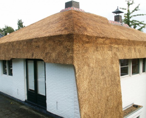 gebroken rieten dak
