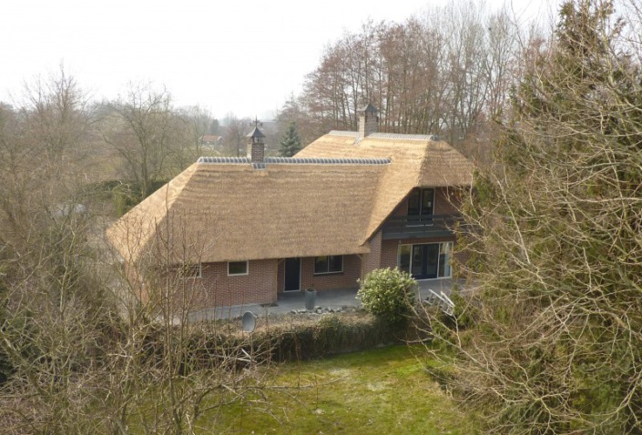 opstoppen/verdrijven rieten dak