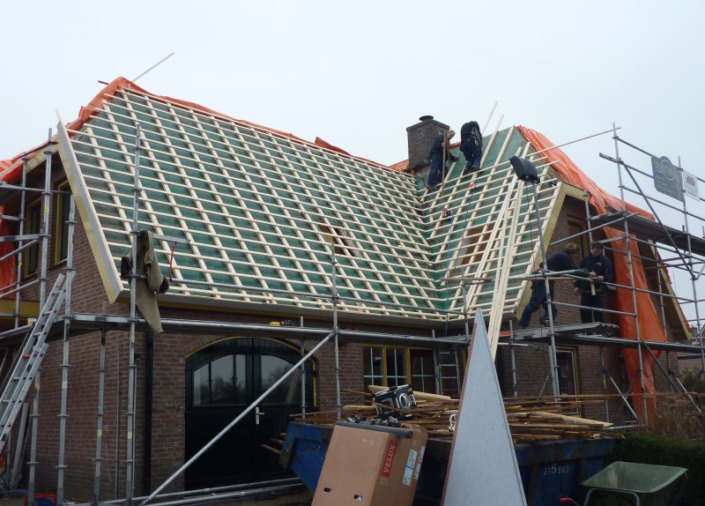 timmer werkzaamheden open constructie rieten dak