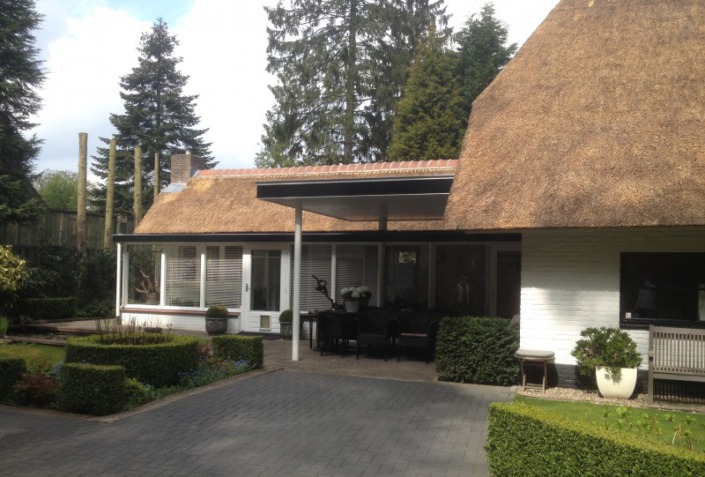 renoveren rietendak.